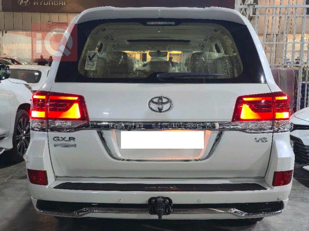 تۆیۆتا لاند کروزەر